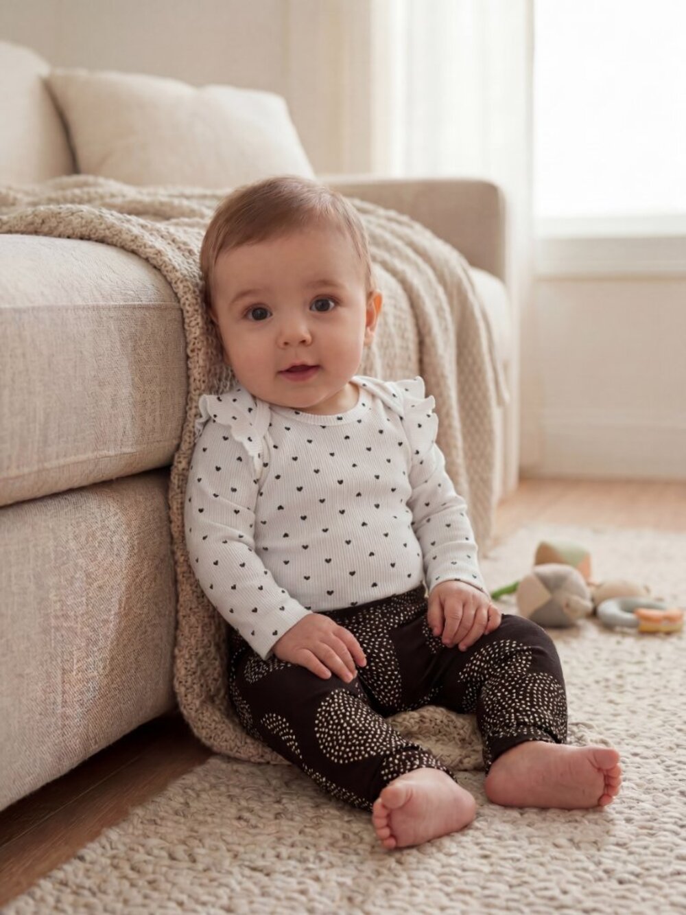 NWT Carter's Baby Girl 2-Piece Bodysuit & Pant Set – Black & white 3 months - Picture 12 of 15